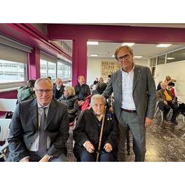 Da sinistra Mauro Bordin, presidente del Cr Fvg, Paola Del Din e il consigliere regionale Mauro Di Bert - Da sinistra Mauro Bordin, presidente del Cr Fvg, Paola Del Din e il consigliere regionale Mauro Di Bert