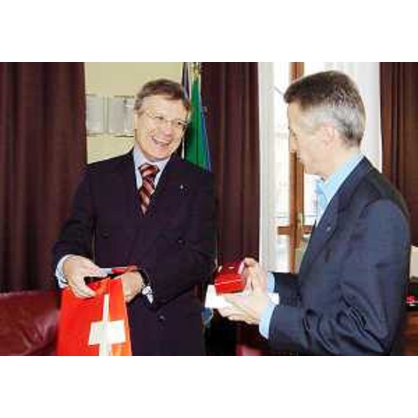 Riccardo Illy (Presidente FVG) e Marco Cameroni (Console generale di Svizzera a Milano) a Trieste. (Trieste 24/01/05)