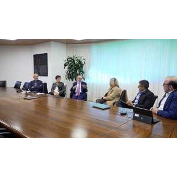 L'assessore regionale alla Salute Riccardo Riccardi all'incontro che si è svolto oggi nella sede della Regione a Udine, alla presenza dell'Azienda regionale di coordinamento per la salute (Arcs), della Direzione centrale Salute e dell'Università degli Studi di Udine - L'assessore regionale alla Salute Riccardo Riccardi all'incontro che si è svolto oggi nella sede della Regione a Udine, alla presenza dell'Azienda regionale di coordinamento per la salute (Arcs), della Direzione centrale Salute e dell'Università degli Studi di Udine