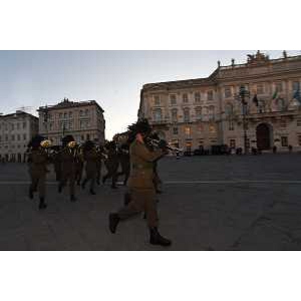 Bersaglieri in piazza dell'Unità d'Italia - Bersaglieri in piazza dell'Unità d'Italia
