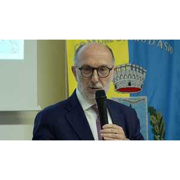 L'intervento dell'assessore regionale Riccardo Riccardi dunate l'incontro svoltosi a Vito d'Asio - L'intervento dell'assessore regionale Riccardo Riccardi dunate l'incontro svoltosi a Vito d'Asio