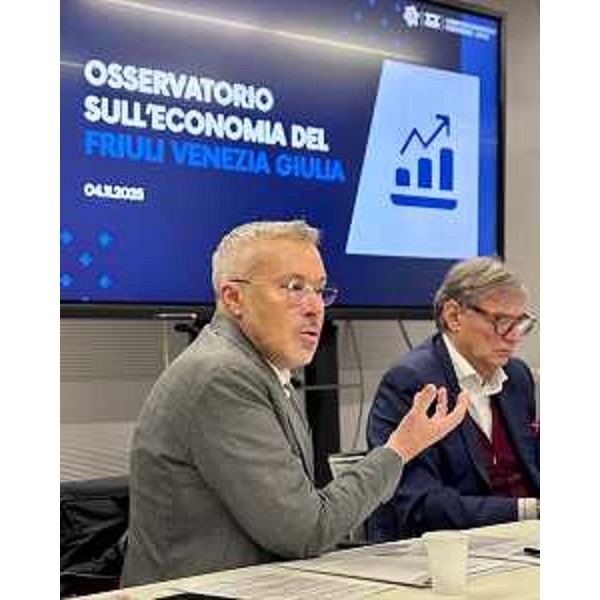 Lassessore regionale alle Attività produttive e turismo Sergio Emidio Bini alla presentazione dei dati dellOsservatorio sulleconomia del Friuli Venezia Giulia - Lassessore regionale alle Attività produttive e turismo Sergio Emidio Bini alla presentazione dei dati dellOsservatorio sulleconomia del Friuli Venezia Giulia