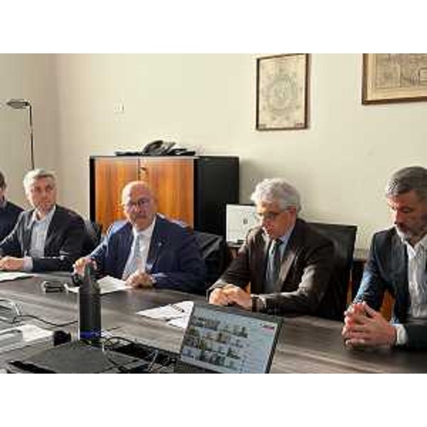 L'assessore regionale al Patrimonio e servizi informativi Sebastiano Callari (a sx) con il Prefetto di Udine Domenico Lione - L'assessore regionale al Patrimonio e servizi informativi Sebastiano Callari (a sx) con il Prefetto di Udine Domenico Lione