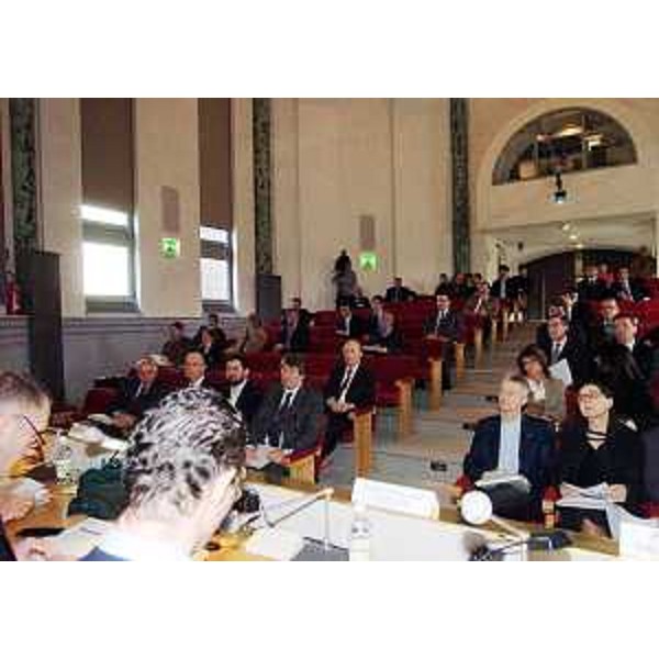 Illy (Presidente FVG) e Del Piero (Assessore regionale Finanze) all'assemblea ordinaria degli azionisti di Friulia, a Trieste. (Trieste 20/01/05)