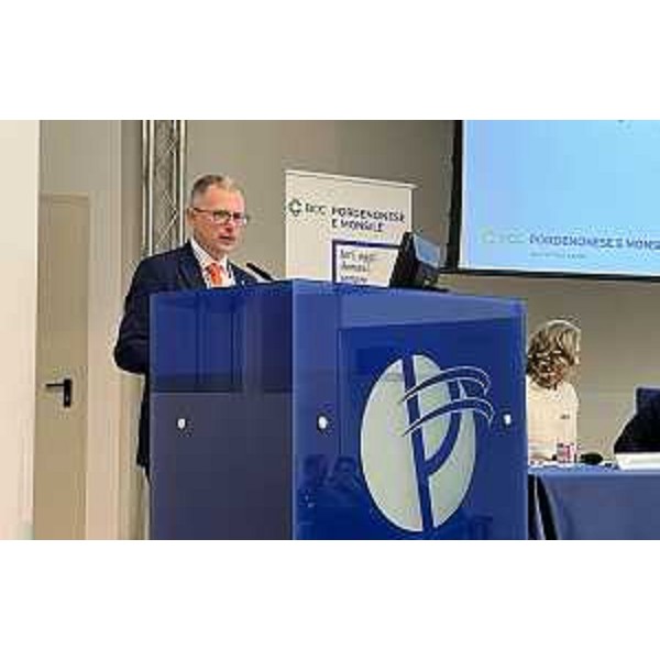 L'intervento dell'assessore regionale Stefano Zannier al convegno svoltosi in Fiera a Pordenone sulla successione in ambito agricolo - L'intervento dell'assessore regionale Stefano Zannier al convegno svoltosi in Fiera a Pordenone sulla successione in ambito agricolo