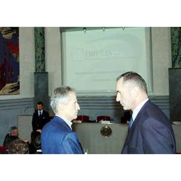 Illy (Presidente FVG) e Marescotti (Consigliere delegato Friulia) all'assemblea ordinaria degli azionisti di Friulia, a Trieste. (Trieste 20/01/05)