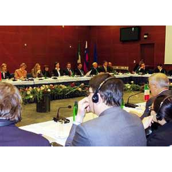 La riunione della VI sessione della Commissione bilaterale mista tra FVG e Slovenia. (Nova Gorica 19/01/05)
