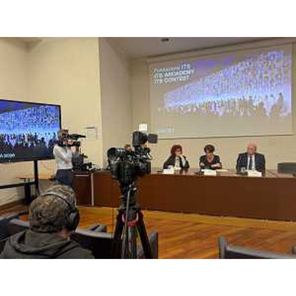 La presentazione in Regione alla presenza del sindaco Dipiazza - La presentazione in Regione alla presenza del sindaco Dipiazza