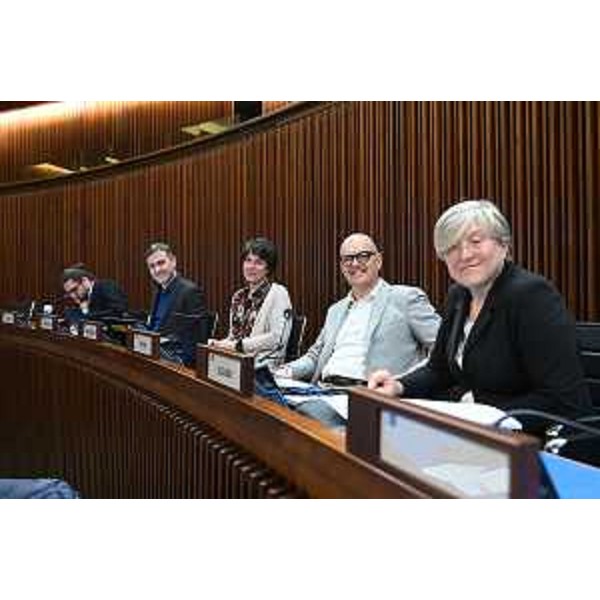 Da destra: Simona Liguori, Marco Putto, Giulia Massolino, Massimo Moretuzzo ed Enrico Bullian (Patto per l'Autonomia-Civica Fvg) - Da destra: Simona Liguori, Marco Putto, Giulia Massolino, Massimo Moretuzzo ed Enrico Bullian (Patto per l'Autonomia-Civica Fvg)