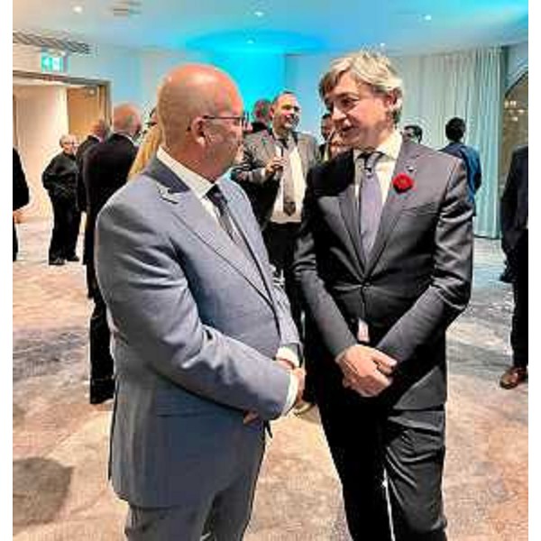 L'assessore Callari e lambasciatore generale dItalia in Canada Alessandro Cattaneo - L'assessore Callari e lambasciatore generale dItalia in Canada Alessandro Cattaneo