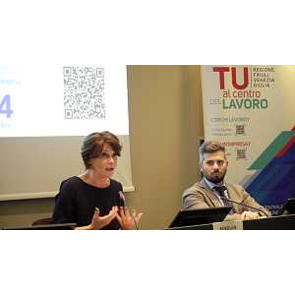 L'assessore regionale al Lavoro Alessia Rosolen alla presentazione del Recruiting day in sala Tessitori del Consiglio regionale a Trieste - L'assessore regionale al Lavoro Alessia Rosolen alla presentazione del Recruiting day in sala Tessitori del Consiglio regionale a Trieste