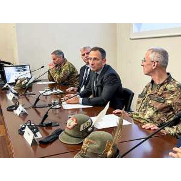 Il governatore del Friuli Venezia Giulia Massimiliano Fedriga alla presentazione degli appuntamenti che culmineranno sabato 15 novembre in piazza Unità dItalia con la cerimonia solenne di benedizione e consegna del cappello con la penna a 140 giovani alpini. - Il governatore del Friuli Venezia Giulia Massimiliano Fedriga alla presentazione degli appuntamenti che culmineranno sabato 15 novembre in piazza Unità dItalia con la cerimonia solenne di benedizione e consegna del cappello con la penna a 140 giovani alpini. 