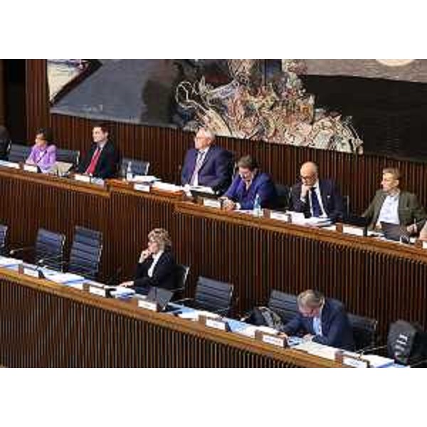 I banchi della Presidenza del Cr e della Giunta regionale - I banchi della Presidenza del Cr e della Giunta regionale