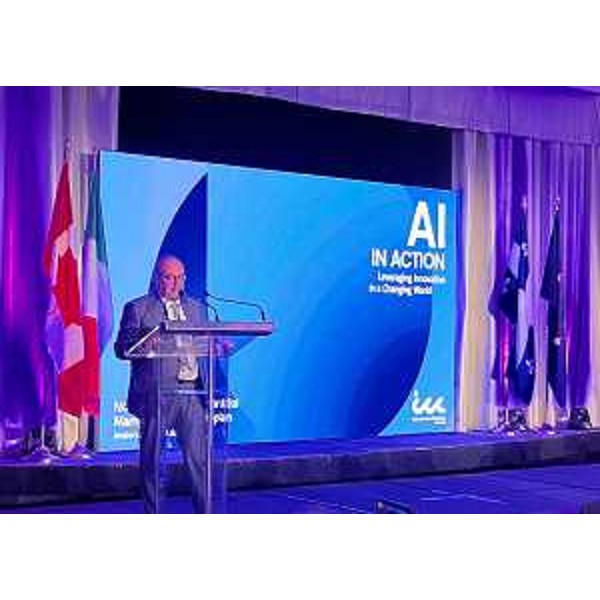 L'assessore regionale ai Sistemi informativi Sebastiano Callari sul palco della settima edizione del Forum Canada-Italia sull'Intelligenza artificiale, l'evento organizzato dalla Camera di commercio italiana a Montréal (Canada) - L'assessore regionale ai Sistemi informativi Sebastiano Callari sul palco della settima edizione del Forum Canada-Italia sull'Intelligenza artificiale, l'evento organizzato dalla Camera di commercio italiana a Montréal (Canada)