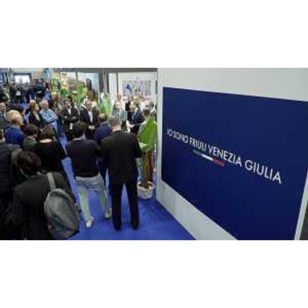 L'assessore regionale Pierpaolo Roberti inaugura lo stand del Friuli Venezia Giulia all'Assemblea nazionale Anci di Bologna - L'assessore regionale Pierpaolo Roberti inaugura lo stand del Friuli Venezia Giulia all'Assemblea nazionale Anci di Bologna