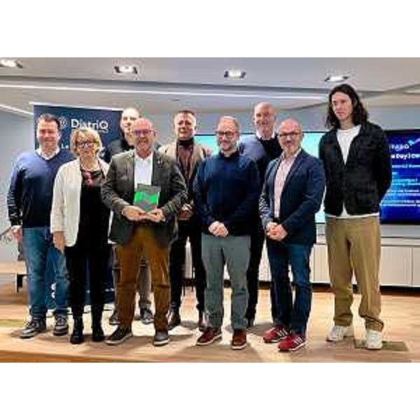 La delegazione del Friuli Venezia Giulia guidata dall'assessore ai Sistemi informativi Sebastiano Callari assiema al direttore esecutivo del DistriQ Michel Pioro e deil direttore dello sviluppo economico della città di Sherbrooke Stephen Cabana. - La delegazione del Friuli Venezia Giulia guidata dall'assessore ai Sistemi informativi Sebastiano Callari assiema al direttore esecutivo del DistriQ Michel Pioro e deil direttore dello sviluppo economico della città di Sherbrooke Stephen Cabana.