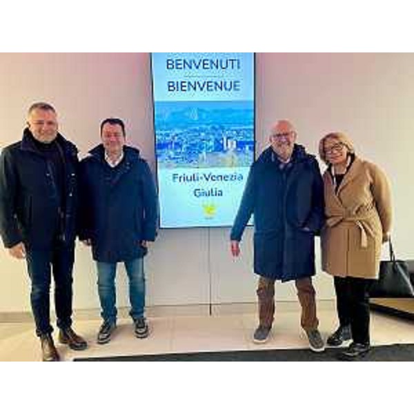 La delegazione del Friuli Venezia Giulia guidata dall'assessore ai Sistemi informativi Sebastiano Callari al DistriQ - Zone d'innovation quantique di Sherbrooke in Canada - La delegazione del Friuli Venezia Giulia guidata dall'assessore ai Sistemi informativi Sebastiano Callari al DistriQ - Zone d'innovation quantique di Sherbrooke in Canada