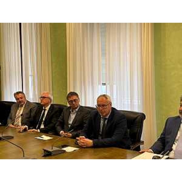 Da sinistra i consiglieri Diego Bernardis, Andrea Cabibbo, Carlo Bolzonello e il presidente del Consiglio regionale, Mauro Bordin - Da sinistra i consiglieri Diego Bernardis, Andrea Cabibbo, Carlo Bolzonello e il presidente del Consiglio regionale, Mauro Bordin