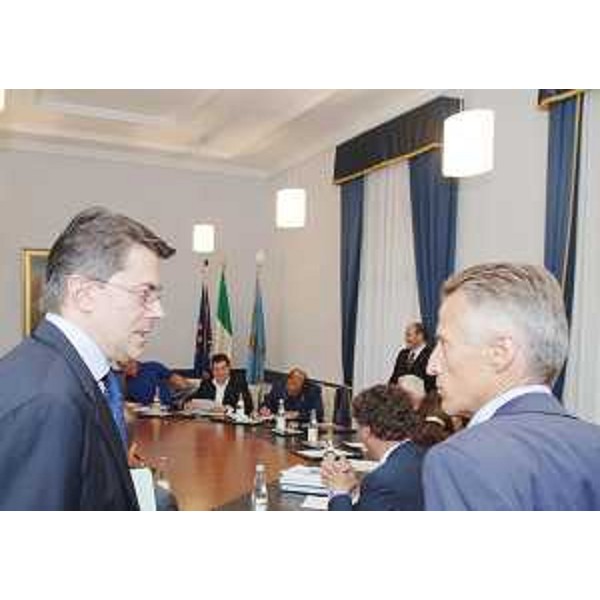 Beltrame (Assessore regionale Salute) e Illy (Presidente FVG) nel corso della riunione della Giunta regionale. (Trieste 21/07/06)