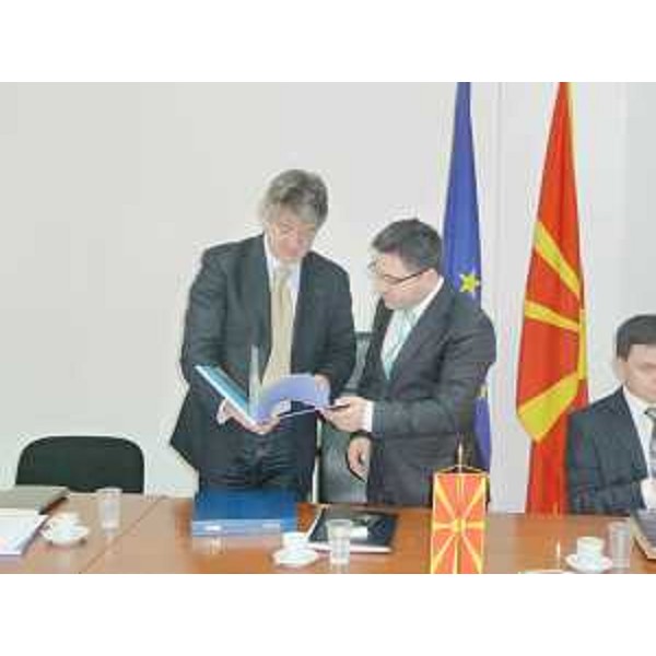 Renzo Tondo (Presidente Friuli Venezia Giulia) e Fatmir Besimi (Ministro Sviluppo economico Macedonia) a Skopje. (Skopje 27/03/09)