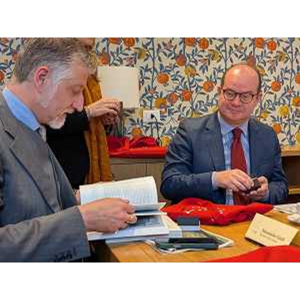 Il vicegovernatore con delega alla Cultura del Friuli Venezia Giulia, Mario Anzil, assiema al ministro Giuli - Il vicegovernatore con delega alla Cultura del Friuli Venezia Giulia, Mario Anzil, assiema al ministro Giuli