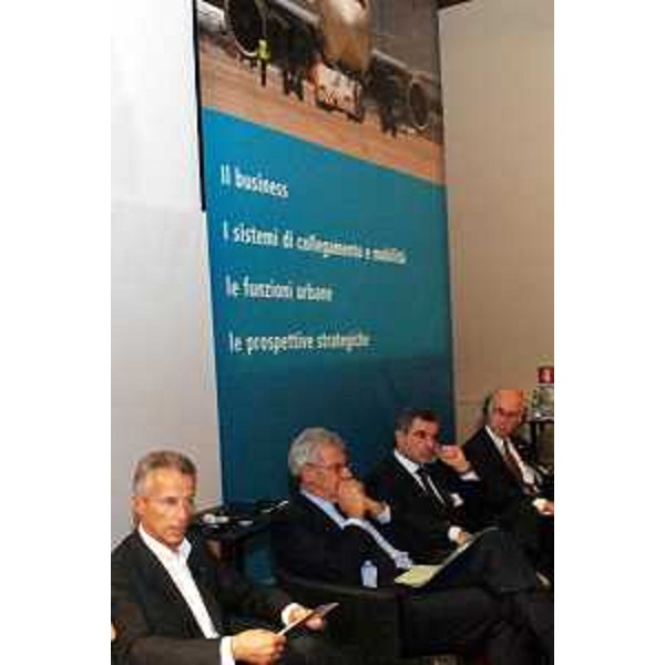 Riccardo Illy (Presidente Regione Friuli Venezia Giulia) con Alessandro Profumo (Amministratore Delegato di Unicredit) agli 'Stati Generali della città aeroportuale Marco Polo' (Venezia 13/10/06)