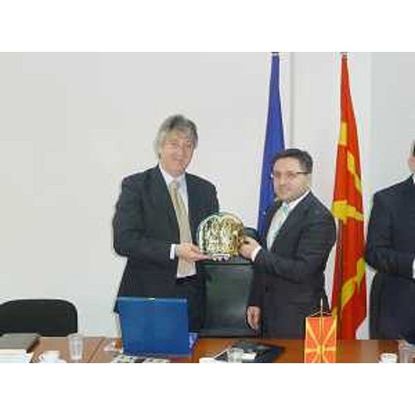 Renzo Tondo (Presidente Friuli Venezia Giulia) e Fatmir Besimi (Ministro Sviluppo economico Macedonia) a Skopje. (Skopje 27/03/09)