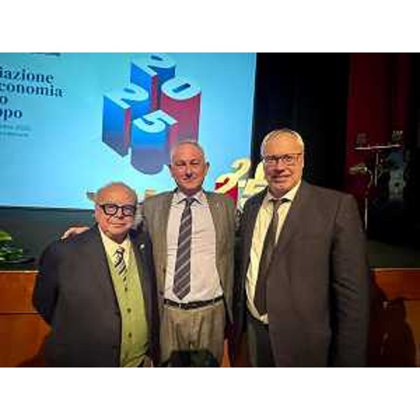 Da sinistra, il presidente di Confindustria Alto Adriaco, Michelangelo Agrusti, il sindaco di Pordenone, Alessandro Basso e il presidente del Cr, Mauro Bordin - Da sinistra, il presidente di Confindustria Alto Adriaco, Michelangelo Agrusti, il sindaco di Pordenone, Alessandro Basso e il presidente del Cr, Mauro Bordin