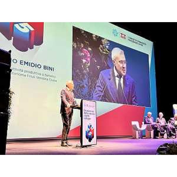 L'intervento dell'assessore regionale Sergio Emidio Bini durante l'evento svoltosi a Pordenone - L'intervento dell'assessore regionale Sergio Emidio Bini durante l'evento svoltosi a Pordenone