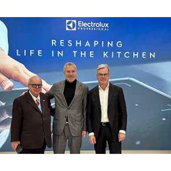 L'assessore Bini assieme ad Agrusti (sinistra) e Zanata - L'assessore Bini assieme ad Agrusti (sinistra) e Zanata