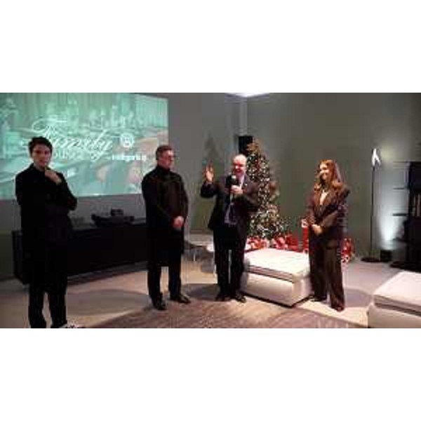 Una fase della cerimonia allo stadio Friuli - Una fase della cerimonia allo stadio Friuli