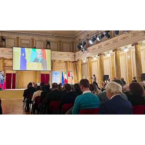 Un momento dell'intervento del vicegovernatore Mario Anzil alla cerimonia celebrativa dei 125 anni dellUniversità Popolare di Trieste - Un momento dell'intervento del vicegovernatore Mario Anzil alla cerimonia celebrativa dei 125 anni dellUniversità Popolare di Trieste