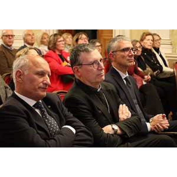 Dalla destra, l'assessore regionale Piepraolo Roberti, il vescovo di Trieste Enrico Trevisi e il presidente del Consiglio comunale di Trieste Francesco di Paola Panteca - Dalla destra, l'assessore regionale Piepraolo Roberti, il vescovo di Trieste Enrico Trevisi e il presidente del Consiglio comunale di Trieste Francesco di Paola Panteca