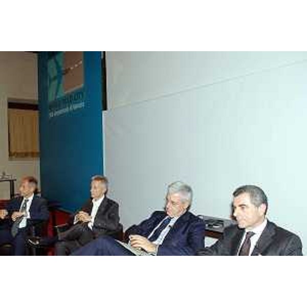 Riccardo Illy (Presidente Regione Friuli Venezia Giulia) con Alessandro Profumo (Amministratore Delegato di Unicredit) agli 'Stati Generali della città aeroportuale Marco Polo' (Venezia 13/10/06)