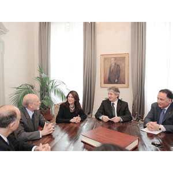Renzo Tondo (Presidente Friuli Venezia Giulia) riceve Athena Mavronicola (Ambasciatrice Cipro in Italia) e Michael Hatzakis (Console onorario Cipro a Trieste), accompagnati da Iacovos Giragosian (Consigliere Ambasciata Cipro a Roma), nella sede della Regione a Trieste. (Trieste 31/03/09)