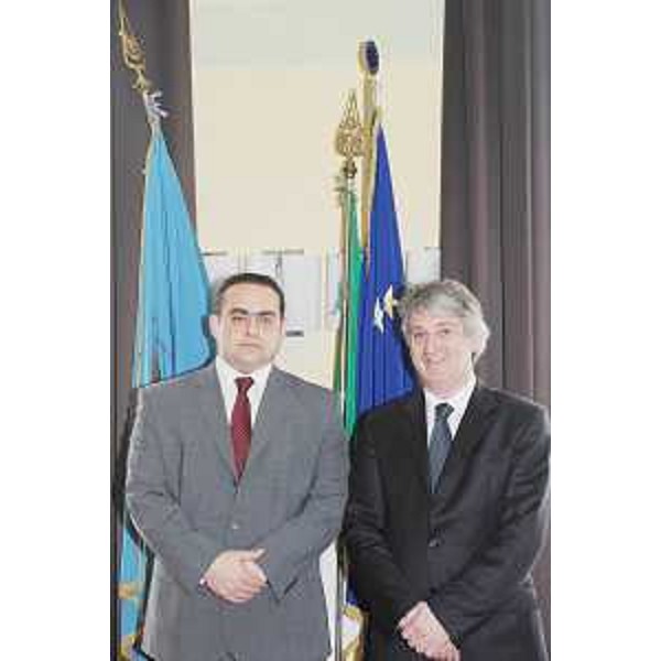 Radu Dobre (Console generale Romania a Trieste) e Renzo Tondo (Presidente Friuli Venezia Giulia) nella sede della Regione a Trieste. (Trieste 31/03/09)