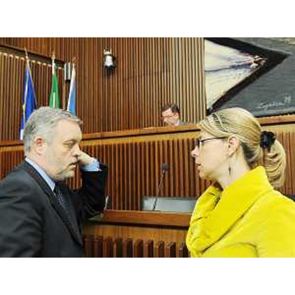 Vanni Lenna (Assessore regionale Ambiente e Protezione civile) e Federica Seganti (Assessore regionale Sicurezza) in Consiglio regionale per il dibattito sul progetto di legge sulla sicurezza. (Trieste 02/04/09)