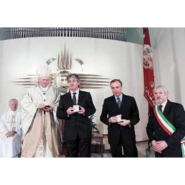 Mons. Pietro Brollo (Arcivescovo Udine), Renzo Tondo (Presidente Friuli Venezia Giulia), Paride Cargnelutti (Consigliere regionale) e Pietro Del Frate (Sindaco San Giorgio di Nogaro) alle celebrazioni per il 250° anniversario della Madonna Addolorata nel Duomo di San Giorgio di Nogaro. (San Giorgio di Nogaro 03/04/09)