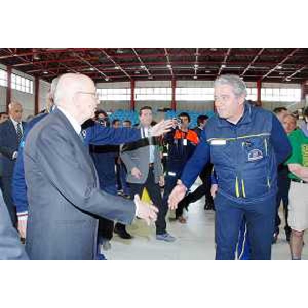 Giorgio Napolitano (Presidente Repubblica) e Guglielmo Berlasso (Direttore centrale Protezione civile FVG) presso la Direzione di Comando e Controllo dell'emergenza (DI.COMA.C.) allestita a L'Aquila a seguito del sisma del 6 aprile 2009. (L'Aquila 09/04/09)
