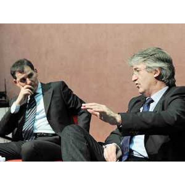 Paolo Possamai (Direttore Il Piccolo) e Renzo Tondo (Presidente Friuli Venezia Giulia) nel corso dell'intervista pubblica al presidente del Friuli Venezia Giulia, al Centro Congressi della Stazione Marittima di Trieste. (Trieste 20/04/09)