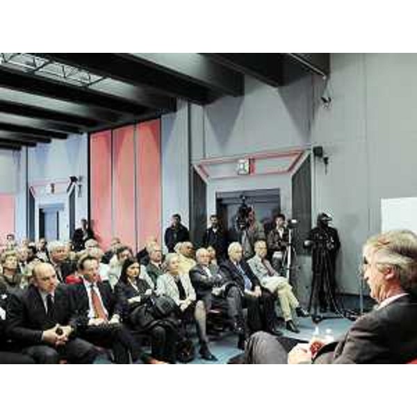 Renzo Tondo (Presidente Friuli Venezia Giulia) nel corso dell'intervista pubblica, al Centro Congressi della Stazione Marittima di Trieste. (Trieste 20/04/09)