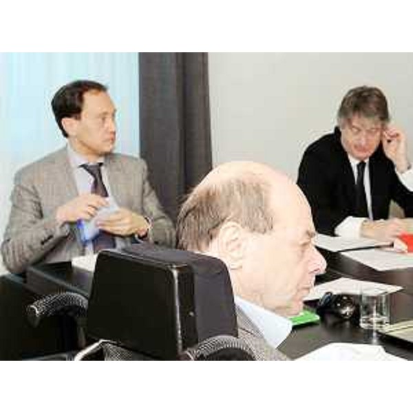 Vladimir Kosic (Assessore regionale Salute e Protezione sociale) e la Giunta regionale presieduta da Renzo Tondo (Presidente Friuli Venezia Giulia) in riunione a Udine. (Udine 24/04/09) 