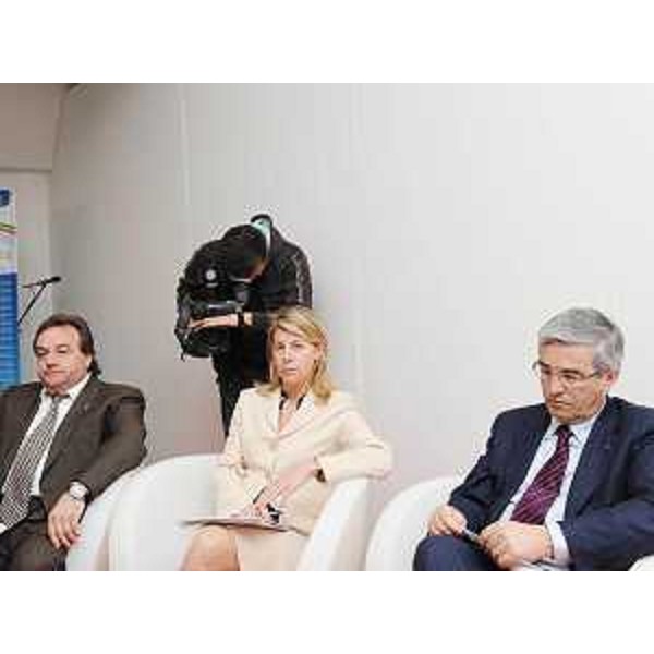 Silvano Delzotto (Sindaco Lignano Sabbiadoro), Federica Seganti (Assessore regionale Sicurezza) e Pietro Fontanini (Presidente Provincia Udine) al meeting "Vivere in sicurezza" a Lignano Sabbiadoro. (Lignano Sabbiadoro 30/04/09)