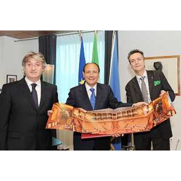 Renzo Tondo (Presidente Friuli Venezia Giulia), Renato Giuseppe Schifani (Presidente Senato) ed Edouard Ballaman (Presidente Consiglio FVG) nella sede regionale di Udine. (Udine 06/05/09)