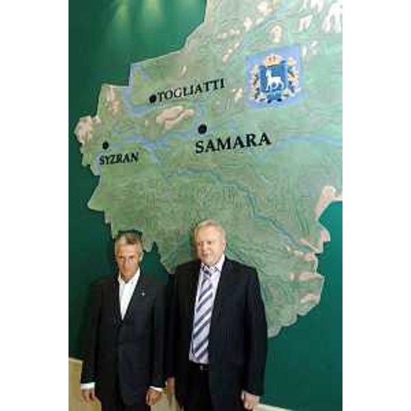 Riccardo Illy (Presidente Regione Friuli Venezia Giulia e Presidente dell'ARE) con Konstantin Titov (Governatore dell''Oblast' di Samara) ritratti in occasione dei loro colloqui e della successiva riunione del Bureau dell'Assemblea delle Regioni d'Europa. (Samara 19/10/06)