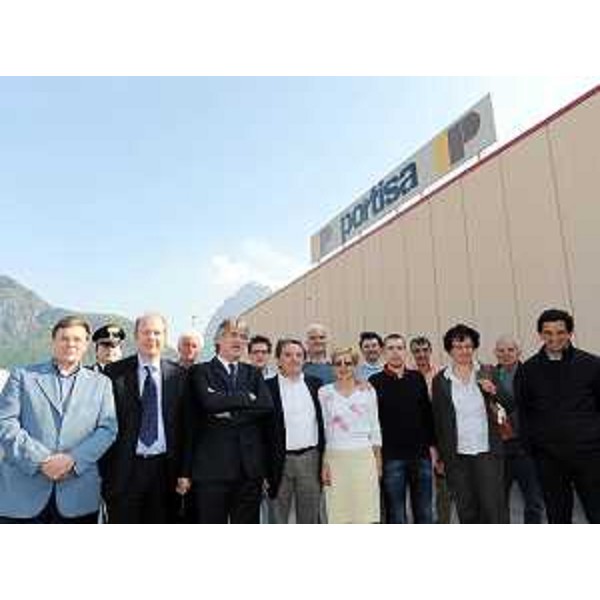 Renzo Tondo (Presidente Friuli Venezia Giulia) visita l'azienda Portisa a Cimolais. (Cimolais 07/05/09)