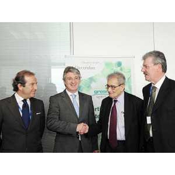 Renzo Tondo (Presidente Friuli Venezia Giulia) con Amartya Sen (Premio Nobel Economia 1998), nello stabilimento Electrolux Professional di Pordenone. (Pordenone 14/05/09) 