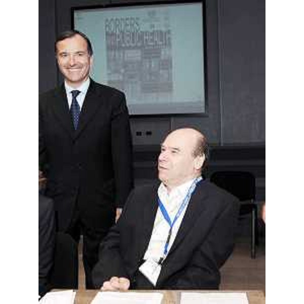 Franco Frattini (Ministro Affari esteri) e Vladimir Kosic (Assessore regionale Salute e Protezione sociale) alla conferenza internazionale "Confini e salute pubblica", a Gorizia. (Gorizia 15/05/09)