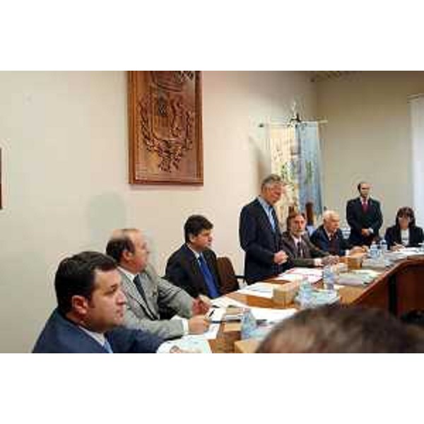 Riccardo Illy (Presidente Regione Friuli Venezia Giulia) ritratto nel corso della Seduta della Giunta Regionale tenutasi nella sede dell'Unione dei Comuni di Attimis e Faedis. (Faedis 20/10/06)