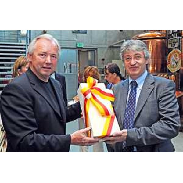 Renzo Tondo (Presidente Friulli Venezia Giulia) e Gerhard Doerfler (Presidente Carinzia) in visita ad azienda nel corso un incontro a Klagenfurt. (Klagenfurt, 25/05/09)